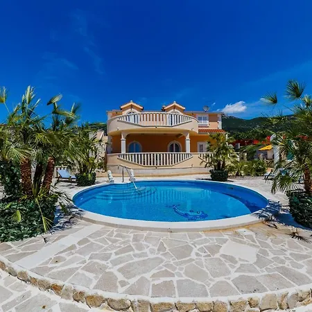 Luxury Two Lions With Heated Pool * Kaštela